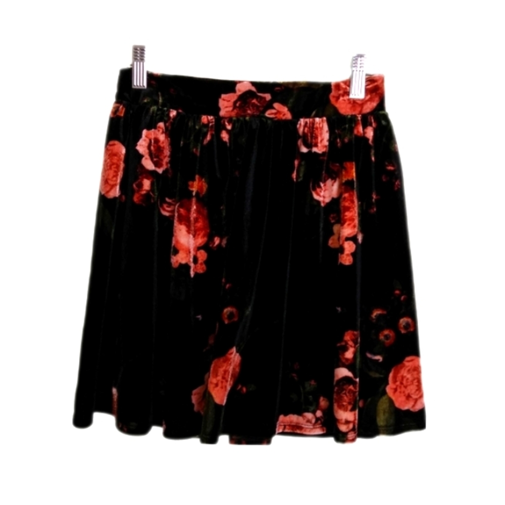 🔴 LAST CHANCE  Garage Black and Orange Velvet Floral Miniskrt